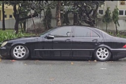 Xác minh ô tô Mercedes biển số 'lộc phát' bị bỏ lại bên đường gần sân bay Tân Sơn Nhất
