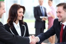 10 bí quyết giao tiếp giúp bạn nói chuyện khéo léo, được tôn trọng mà không cần 'nói hay'