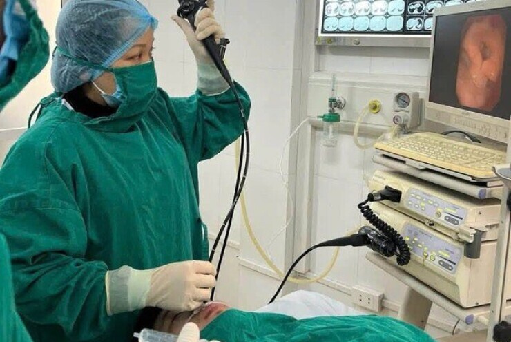 Ho mãi không dứt, bệnh nhân tá hỏa khi bác sĩ gắp ra 'thủ phạm' quen mặt ẩn nấp tận sâu trong phổi
