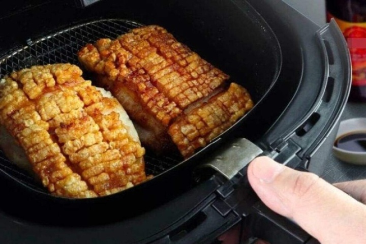 Bác sĩ cảnh báo sai lầm dùng nồi chiên không dầu gây ung thư