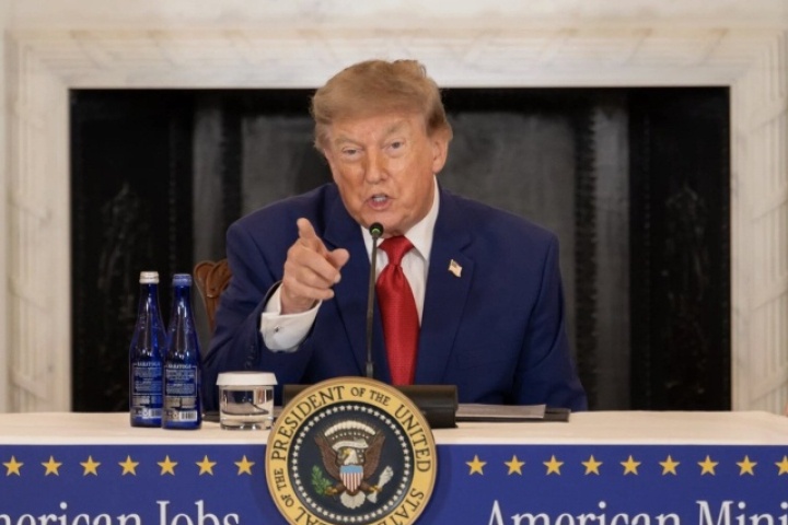 Ông Trump dọa tuyên bố eo biển Hormuz là lãnh thổ Mỹ