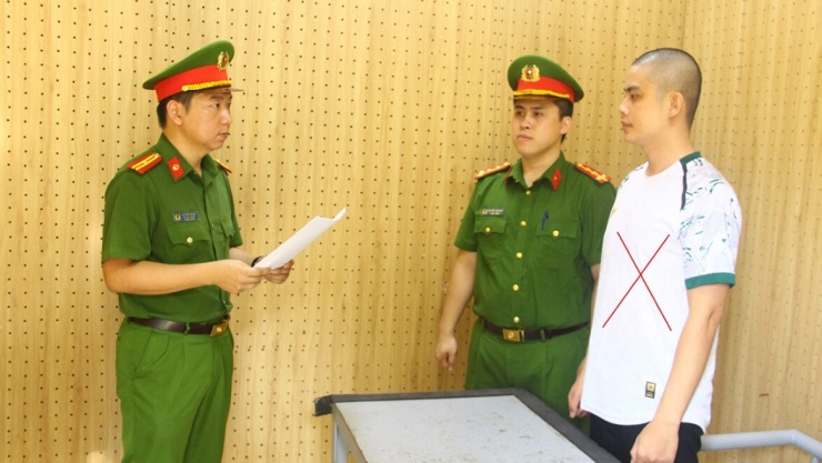 Cơ quan CSĐT Công an tỉnh Sơn La thi hành các quyết định tố tụng đối với Quàng Văn Tân
