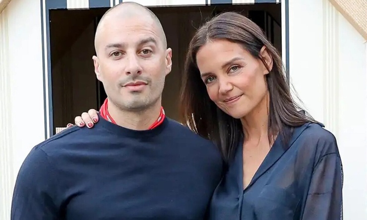 Katie Holmes và Jason Bard Yarmosky. Ảnh: Backgrid