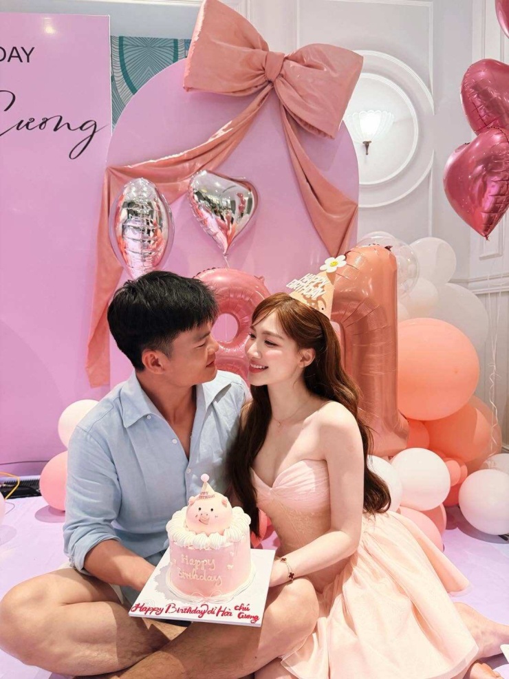 Hòa Minzy nhí nhảnh bên chồng sắp cưới - 5
