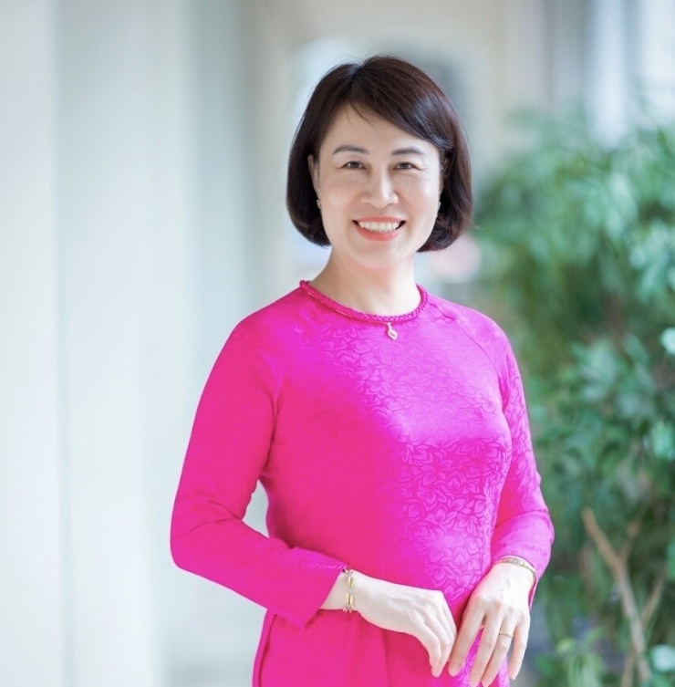 Cô Trần Thị Hà, Tổ trưởng chuyên môn Ngoại ngữ, Trường THPT Chuyên Lê Hồng Phong (Ninh Bình), đánh giá đề bám sát Chương trình GDPT 2018