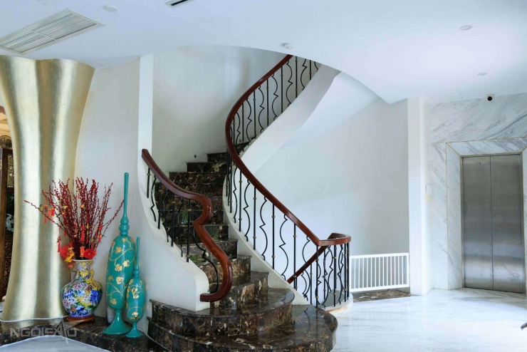 Cuộc sống ở biệt thự 400 m2 của chị em Thu Hằng - Nam Vlog - 5