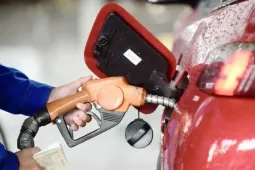 Đề xuất xử phạt cây xăng tự ý giảm lượng bán