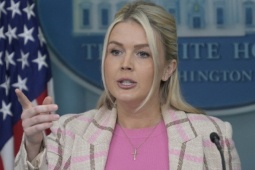 Cách phát ngôn viên Gen Z phản đòn truyền thông để bảo vệ ông Trump