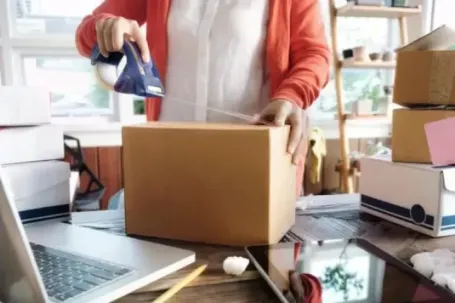 Mỗi ngày thêm hàng trăm shop online, người bán cần lưu ý gì về thuế?