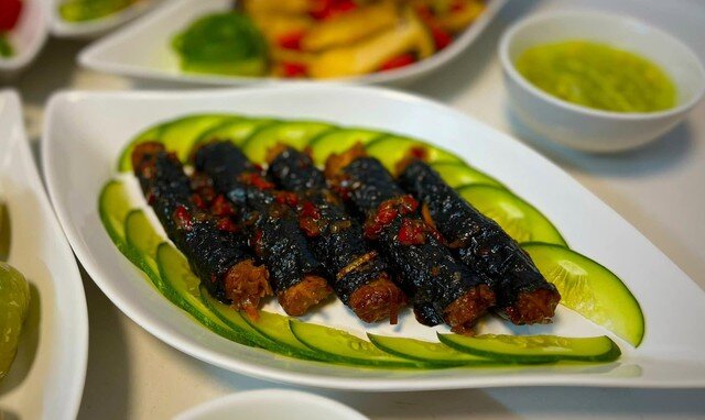 Chả rong biển sốt cay làm đơn giản mà đẹp mắt. Ảnh: Thùy Giang