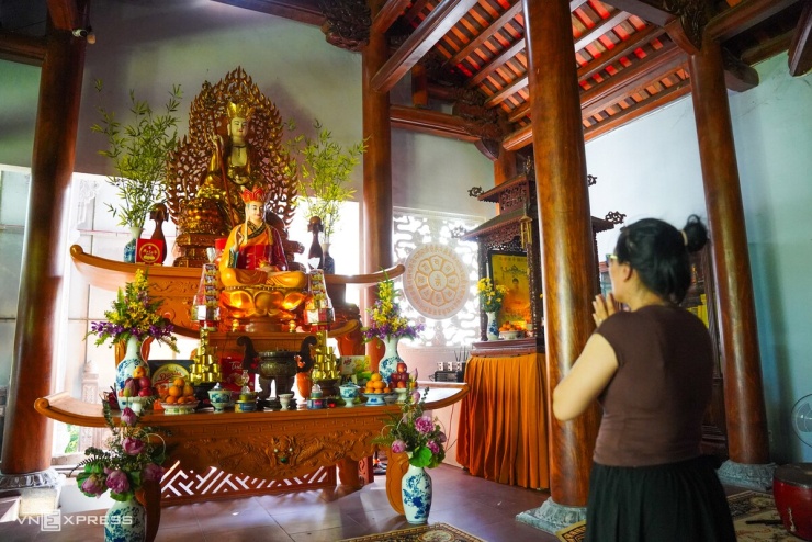 Ngôi chùa nằm trên 'hòn non bộ' giữa vịnh Nha Trang - 9