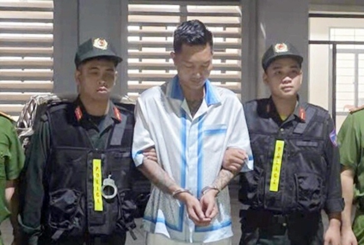 Huấn Hoa Hồng bị bắt. (Ảnh: Công an cung cấp)