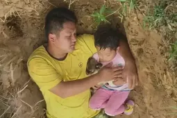 Cô bé được bố đào sẵn mộ 9 năm trước giờ ra sao?
