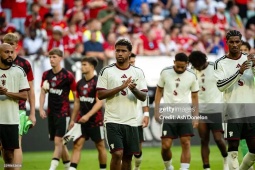 MU bị AC Milan vạch trần điểm yếu: "Carrick-ball" chưa đủ sức chinh phục Ngoại hạng Anh