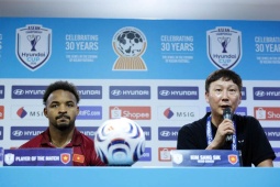 Trực tiếp họp báo ĐT Việt Nam - Malaysia: Thầy Kim chê công tác trọng tài, Xuân Son thừa nhận thắng khó khăn