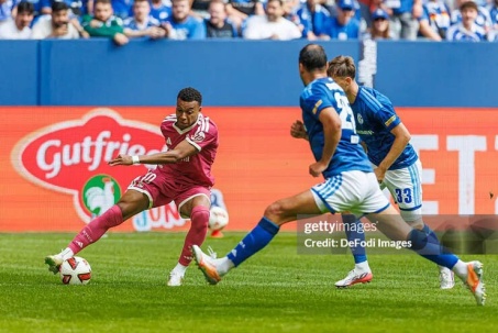 Video bóng đá Schalke - Real Madrid: Mbappe rực sáng, điểm kết hoàn hảo