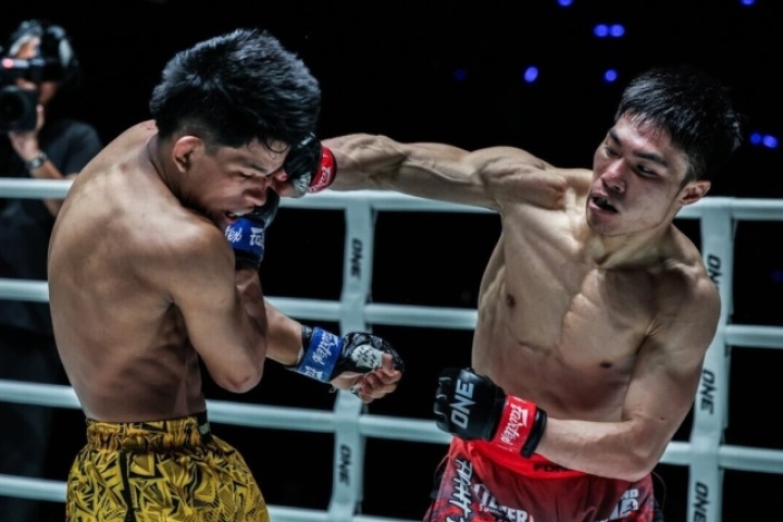 Bị chơi xấu, võ sĩ gốc Việt bất bại vẫn đánh gục đối thủ
