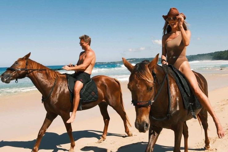 Alessandra Ambrosio và bạn trai Buck Palmer tận hưởng nhiều thú vui trong các chuyến đi. Ảnh: Instagram Alessandra Ambrosio
