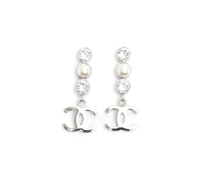 Đỗ Mỹ Linh khoe dáng với set đồ hơn 1,7 tỷ đồng - 7