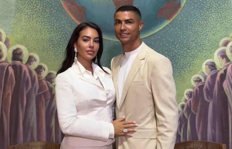 Georgina Rodriguez và Cristiano Ronaldo trong ngày cưới. Ảnh: Juergen Teller/ Vogue