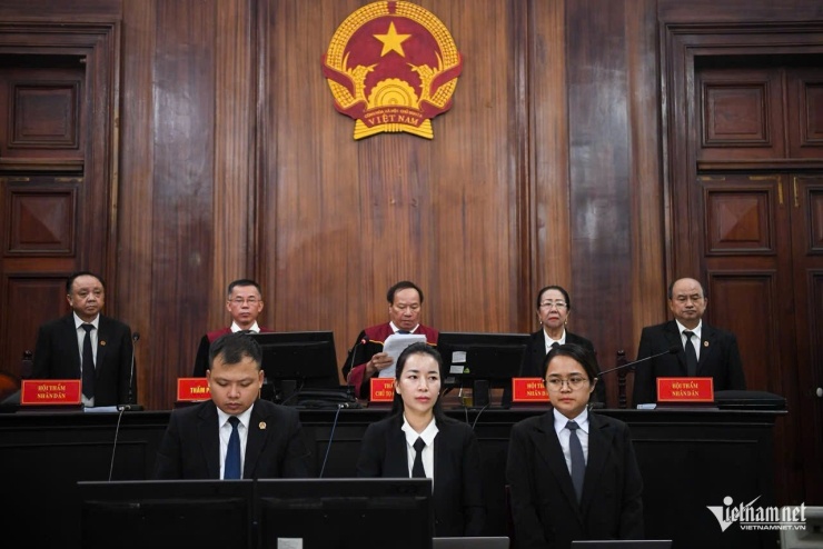 Hình ảnh tại phiên tòa sáng nay. Nguyễn Huế