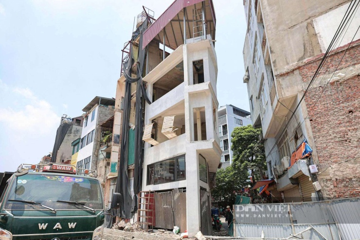 Đây chính là phần diện tích hình thành sau quá trình giải phóng mặt bằng phục vụ dự án đường Vành đai 1 đoạn Hoàng Cầu - Voi Phục.