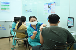 Năm học mới cận kề, cảnh giác nguy cơ gia tăng sốt xuất huyết và các bệnh lây qua đường hô hấp cho trẻ