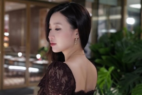 Đỗ Mỹ Linh khoe dáng với set đồ hơn 1,7 tỷ đồng