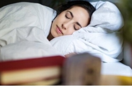 Thói quen đặt điện thoại cạnh giường và sự thật ít người biết