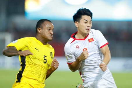 Đình Bắc coi chừng lỡ chung kết AFF Cup & danh hiệu Vua phá lưới vì thi đấu quá nhiệt