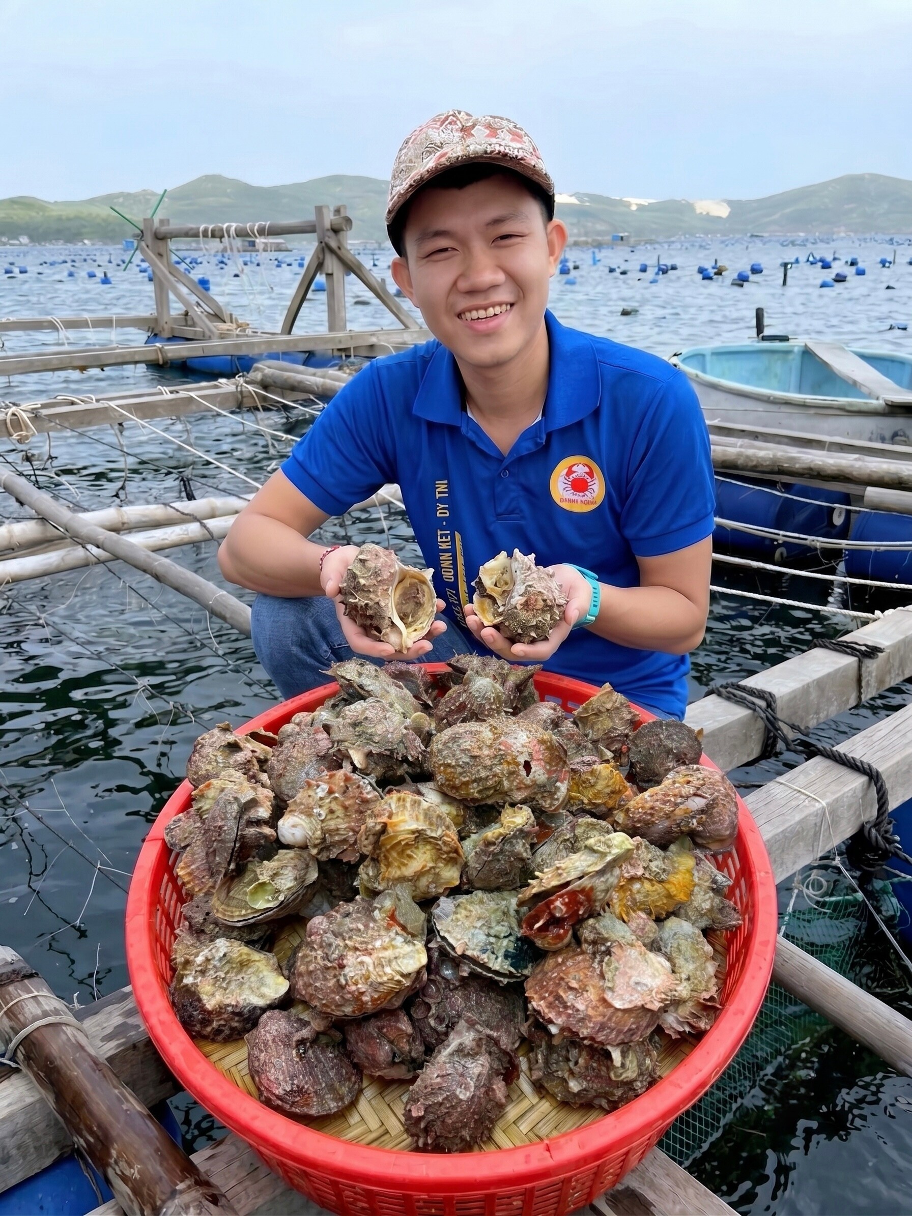 Anh Quân cho biết, hàu hương hiện chỉ được khai thác tự nhiên nên được thực khách ví von là sản vật "trời ban"