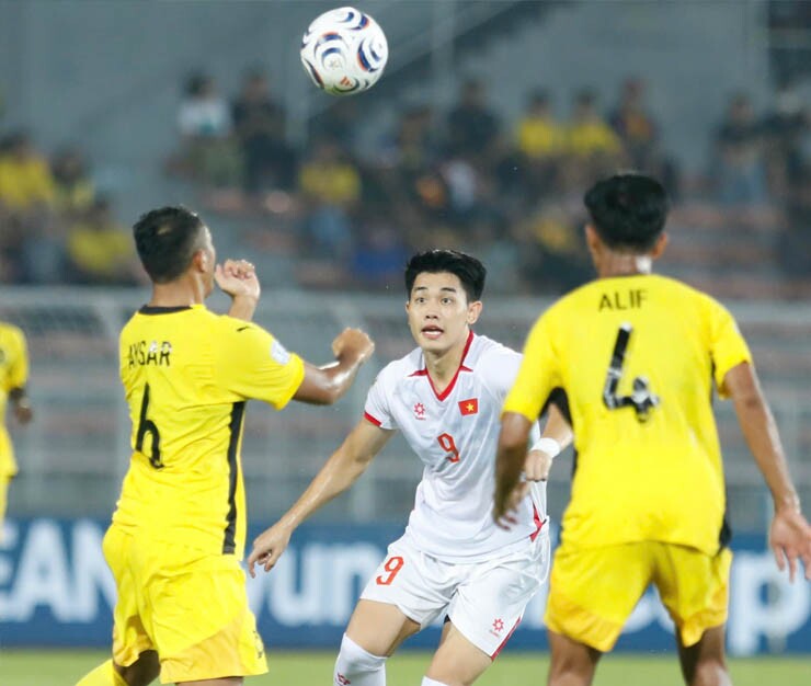 Đình Bắc phải thi đấu cẩn thận hơn ở trận bán kết lượt về AFF Cup 2026