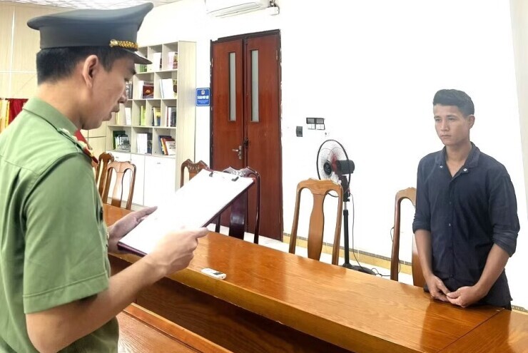 Nhặt được súng trong nghĩa trang mang đi bắn chim, người đàn ông bị khởi tố