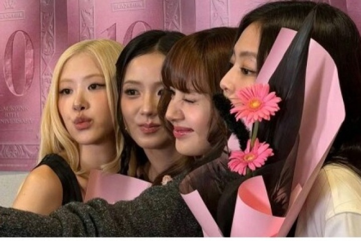 Jennie của BLACKPINK xin lỗi người hâm mộ sau lễ kỷ niệm 10 năm