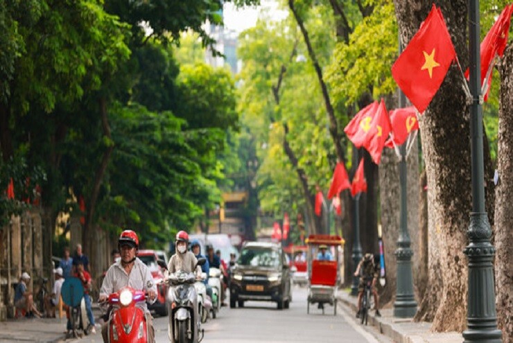 Phố phường Thủ đô rợp bóng cờ hoa, hướng về Đại lễ Quốc khánh 2/9