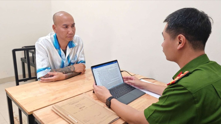 Lê Văn Phú, tức Phú Lê tại cơ quan công an. Ảnh: CACC.