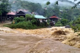 Thông tin mới về đợt mưa lớn lại xảy ra ở miền Bắc, khu vực nào mưa to như trút nước?