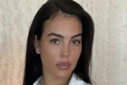 Vợ Ronaldo lên tiếng