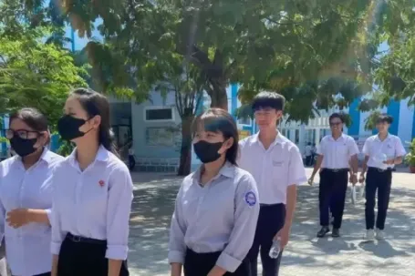 Khánh Hòa: Kỷ luật phó hiệu trưởng vụ thí sinh mang điện thoại vào phòng thi