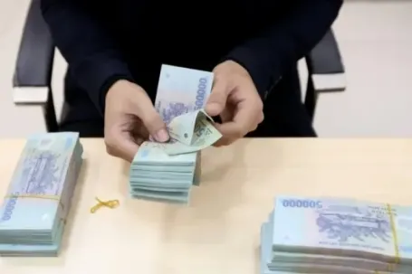 Vì sao người dân thích gửi tiền ngân hàng?