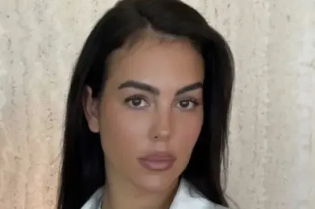 Vợ Ronaldo lên tiếng