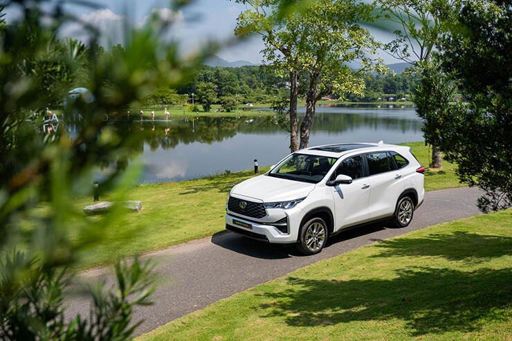 Giá xe Toyota Innova Cross tháng 8/2026, ưu đãi lãi suất vay - 2
