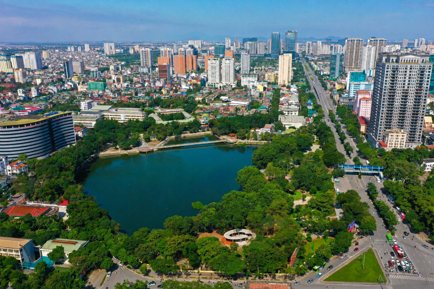Những chuyển động ấy đang mở rộng đáng kể khả năng kết nối của khu vực với các trung tâm hành chính, thương mại và các cực phát triển mới của Hà Nội.