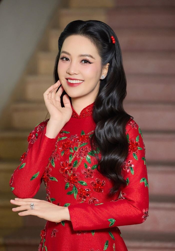 Thụy Vân là 1 trong những người đẹp thành công nhất khi rẽ hướng ngành truyền hình. 