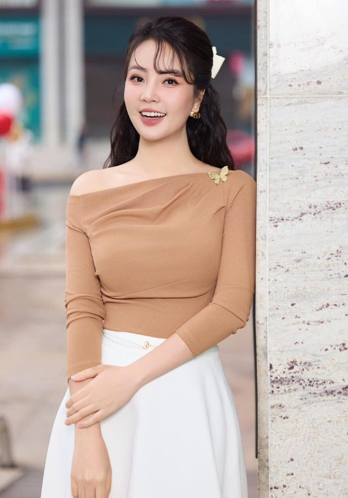 Người đẹp được khen rạng rỡ, tươi trẻ ở tuổi 40.&nbsp;