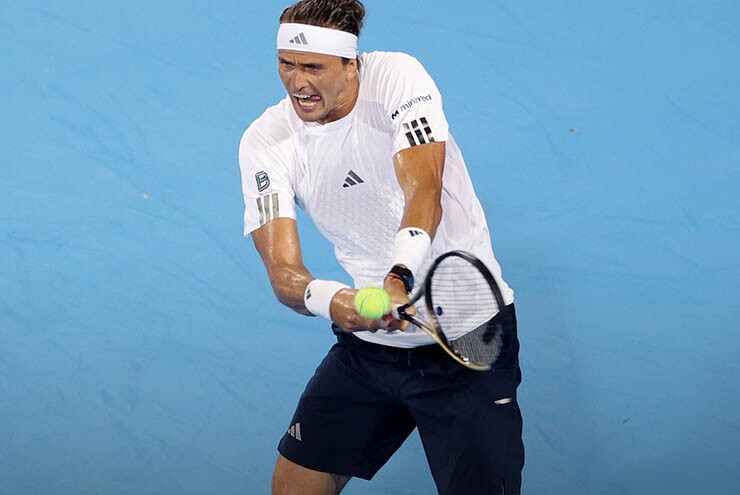 Zverev thể hiện bản lĩnh ở thời điểm khó khăn