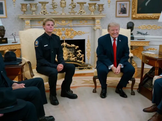 Tổng thống Mỹ Trump đón thiếu niên 16 tuổi tại Nhà Trắng sau màn cứu người gây sốt