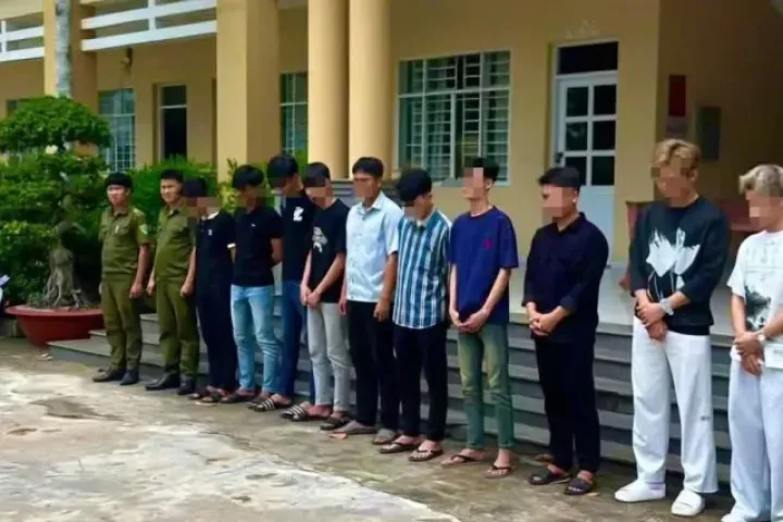 Đánh nhau tại quán ăn, 12 đối tượng bị khởi tố