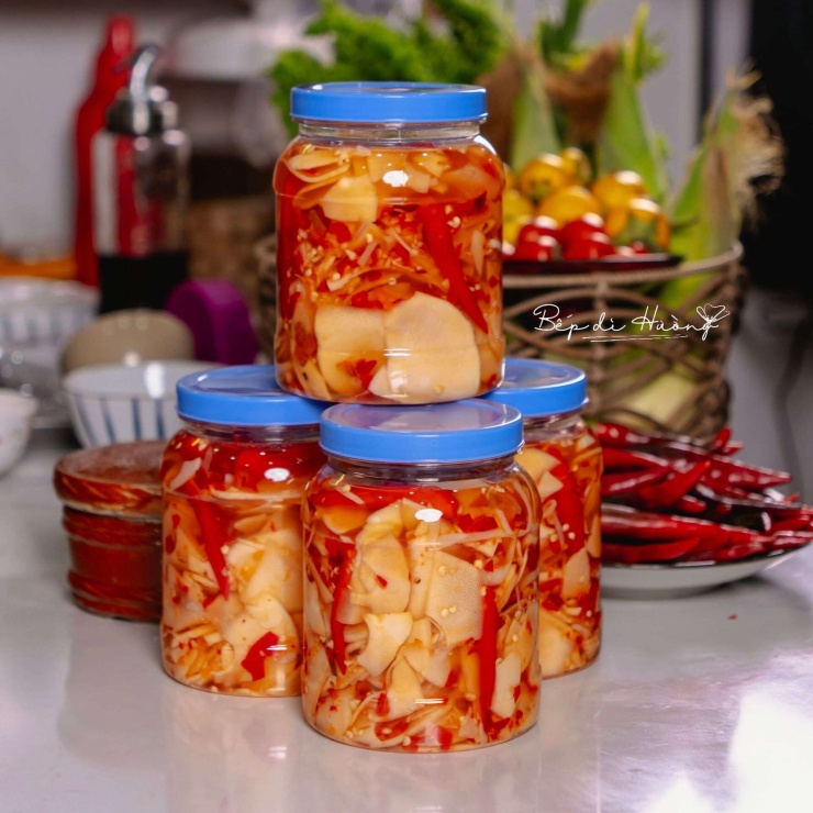 Loại rau này chứa nhiều vitamin và khoáng chất, đặc biệt là vitamin C, giúp tăng cường hệ miễn dịch và bảo vệ cơ thể khỏi các tác nhân gây bệnh.