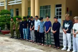 Đánh nhau tại quán ăn, 12 đối tượng bị khởi tố